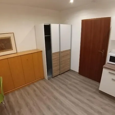 Wedemark-apartment-haus Fuer Bis Zu 24 Personen Appartement *