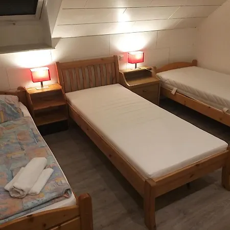 Wedemark-apartment-haus Fuer Bis Zu 24 Personen Appartement Wedemark