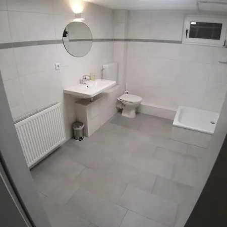 Wedemark-apartment-haus Fuer Bis Zu 24 Personen