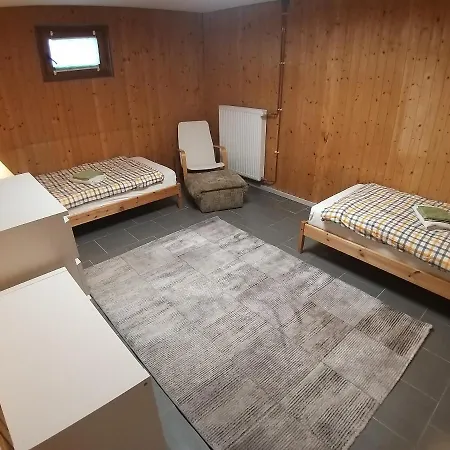 Wedemark-apartment-haus Fuer Bis Zu 24 Personen Appartement