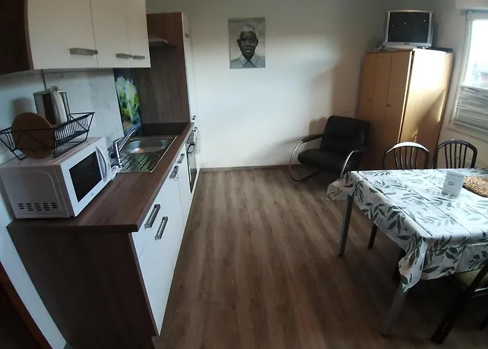Wedemark-apartment-haus Fuer Bis Zu 24 Personen Lejlighed *