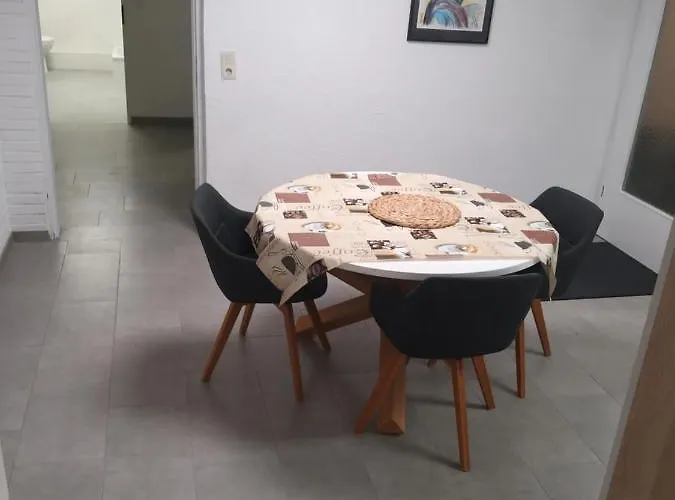 Wedemark-apartment-haus Fuer Bis Zu 24 Personen *