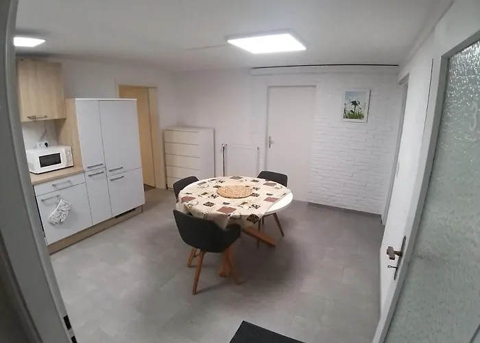Wedemark-apartment-haus Fuer Bis Zu 24 Personen *